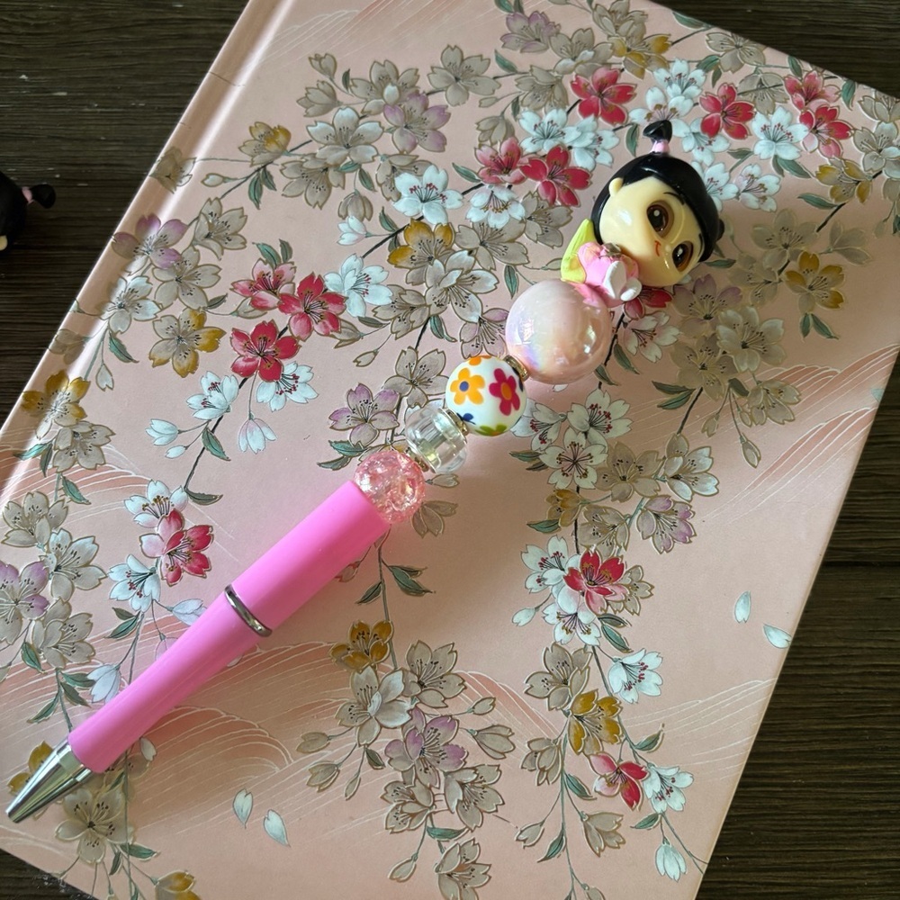 Disney Doorables: Monsters INC.: Boo sleepover handmade beaded pen - Picture 2 of 3